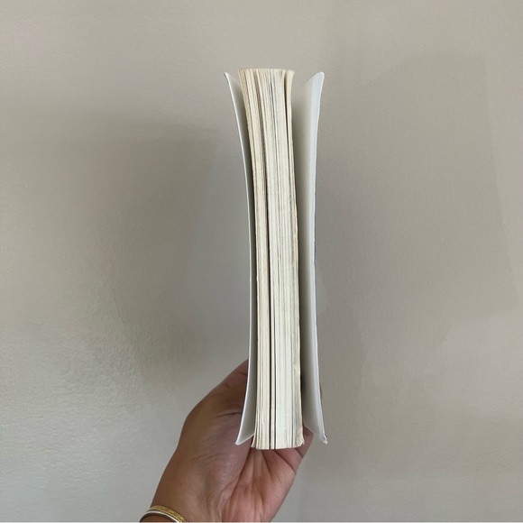 Book - The Arrangement by Kiersten Modglin - Picture 4 of 5